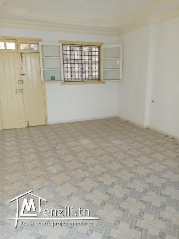 une maison arabe propre en plein centre ville