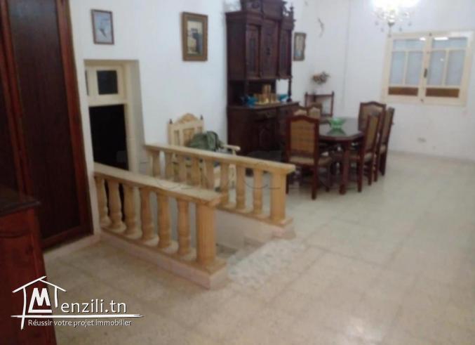 Maison 370 m² à vendre à El Fahes Cité saada 1