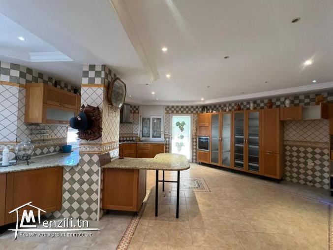 V482 Villa ROYALE  BELLE VILLA MAHRSI