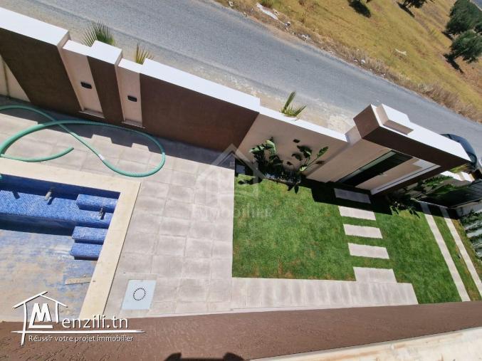 Un duplex S+5 avec piscine à Hammamet Sud à vendre 51355351