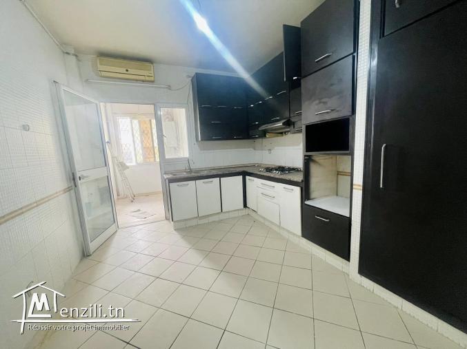 A vendre Appartement S+4 à L'aouina