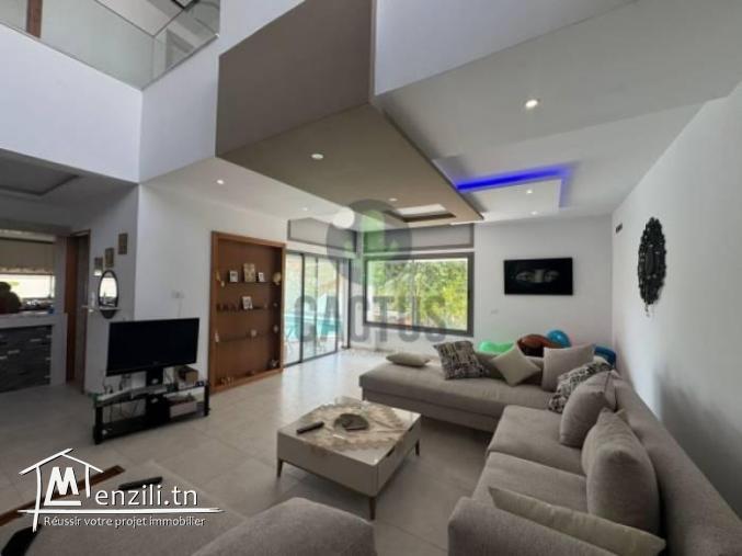 À vendre  Villa  S4 avec piscine à Jinéne Beni Khiar.