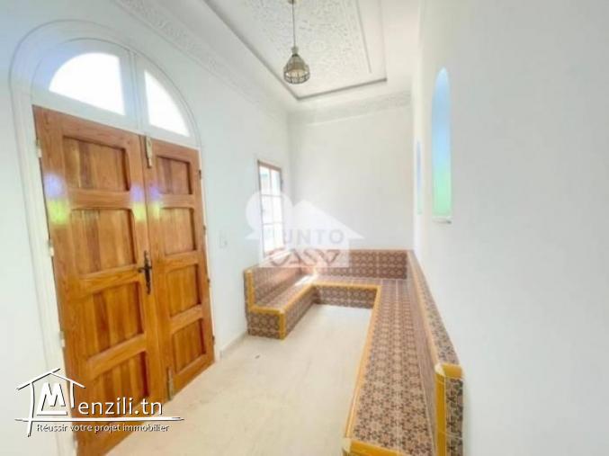 Maison De Style Traditionnel à Vendre – Centre  Ville de Monastir