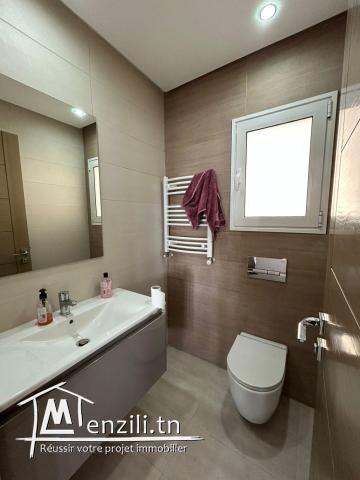 A louer un appartement en s+3 à Ennasr 1