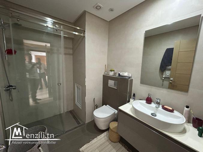 A louer un appartement en s+3 à Ennasr 1