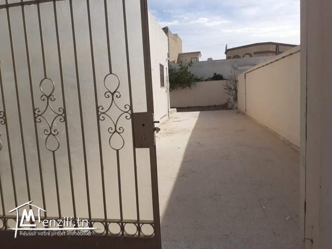 Villa 3 pièces avec grand jardin Ons1