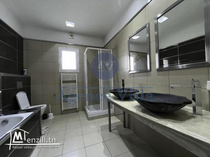 une villa s6 au lac2 avec piscine et jardin