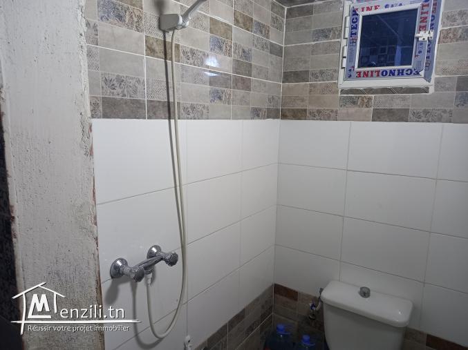 Maison rectangulaire 220 m² à Cité El Aouina