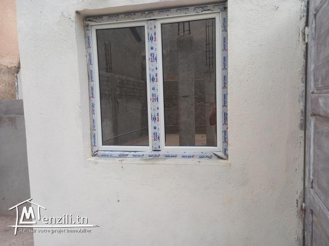 Maison rectangulaire 220 m² à Cité El Aouina