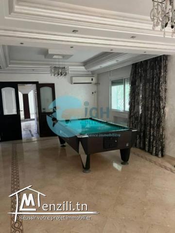 À Vendre Villa prestigieuse avec piscine à La Marsa