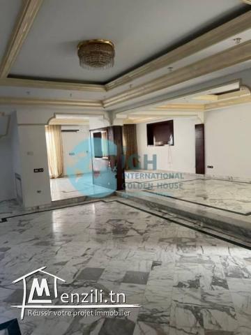 À Vendre Villa prestigieuse avec piscine à La Marsa