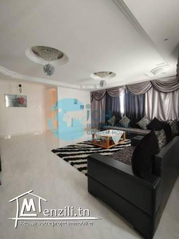 Etage de villa S4  à vendre à Chott Meriem Pied dans l'eau