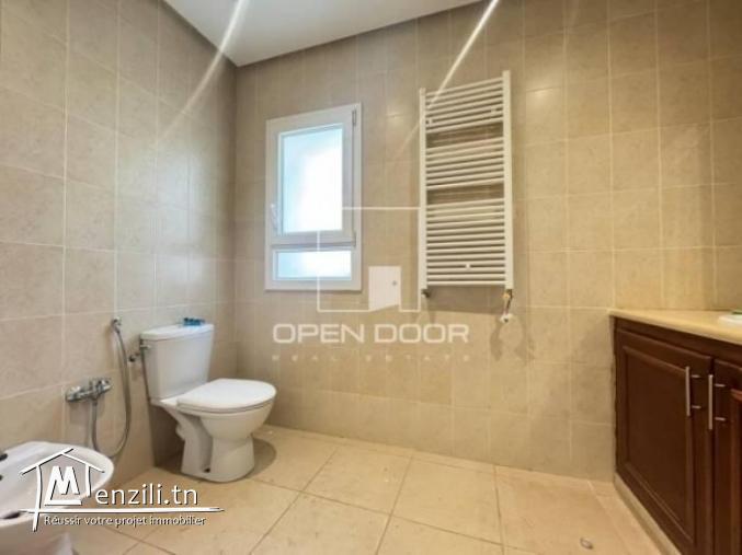 À louer  Superbe villa avec piscine à deux pas de l’école française de La Marsa