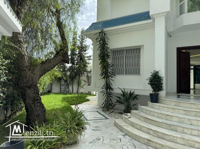 Coquette villa haut standing au Berge du lac 1