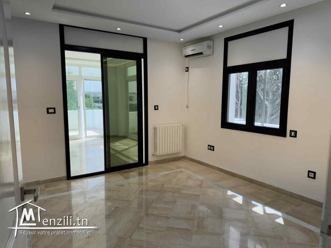 Coquette villa haut standing au Berge du lac 1