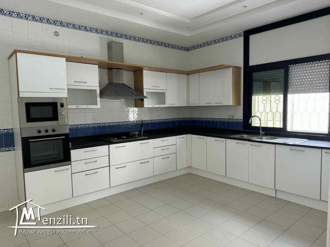 Coquette villa haut standing au Berge du lac 1