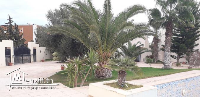 QUATRE VILLAS  À LA ZONE TOURISTIQUE DE DJERBA MIDOUN