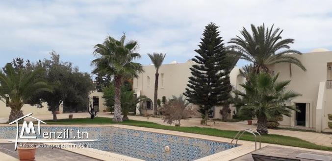QUATRE VILLAS  À LA ZONE TOURISTIQUE DE DJERBA MIDOUN