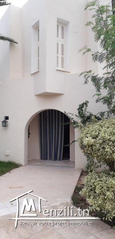 QUATRE VILLAS  À LA ZONE TOURISTIQUE DE DJERBA MIDOUN