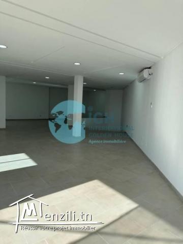 À Louer Local Commercial sur 2 Niveaux sur la Route De Ceinture