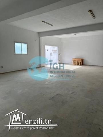 À Louer Local Commercial sur 2 Niveaux sur la Route De Ceinture