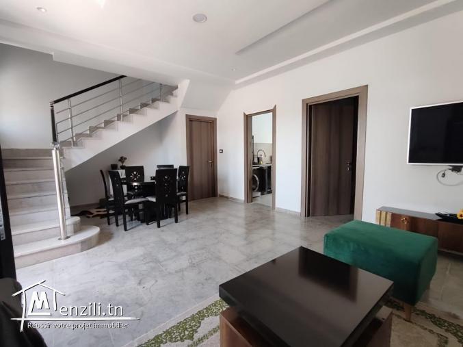 Une Villa S+3 avec une piscine à La Location Annuelle