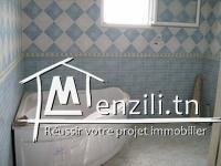 Belle villa inachevèe  rez-de-chaussée d'architecture moderne