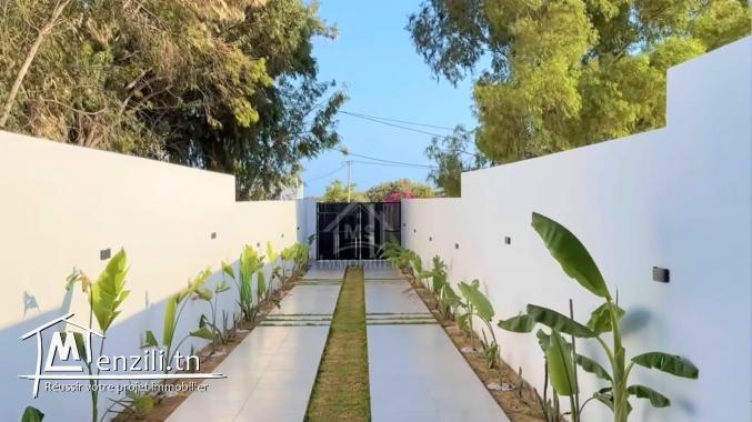 Belle villa toute neuve 2S+4 avec piscine à vendre 51355351