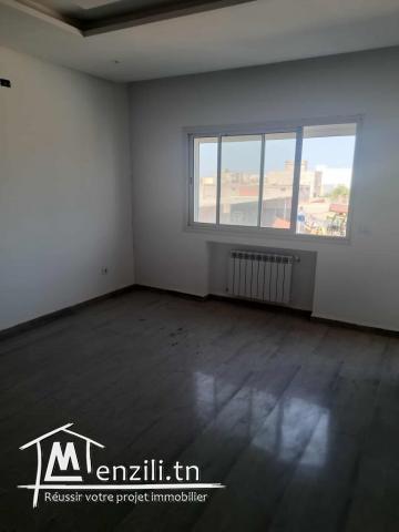 ✨ À Vendre – Appartement S+2 à Borj Louzir