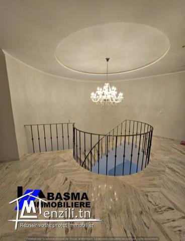 LOCATION – Une villa S+4 à Chatt Mariem