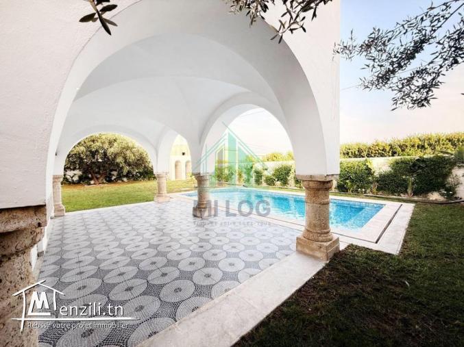 villa d’inspiration arabesque avec piscine à El  Menchar Hammamet