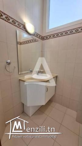 Location villa avec piscine vue mer a gammarth