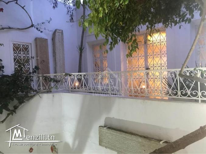 Maison arabe S+2 meublée à vendre à Hammamet centre ville 51355351