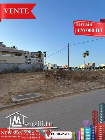 Terrain Fait l'angle à Bouhsina, Prés de l'école Française