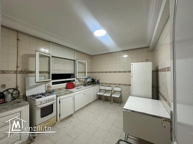Appartement S+2 meublé avec balcon et vue dégagée – 100 m² Jardin d'El Menzah