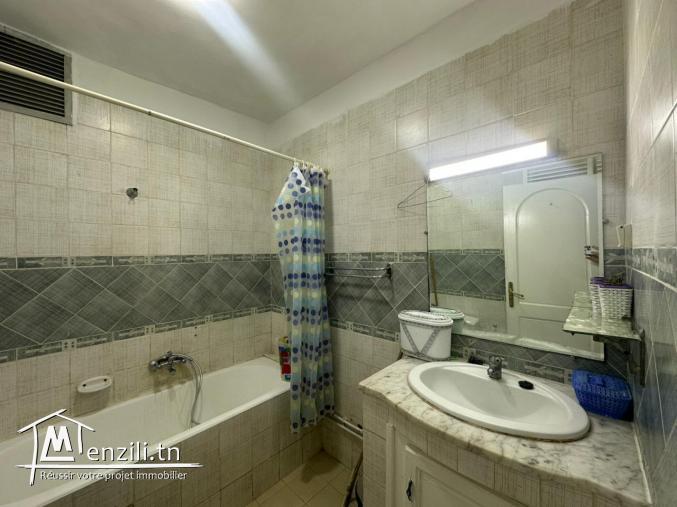 Appartement S+2 meublé avec balcon et vue dégagée – 100 m² Jardin d'El Menzah