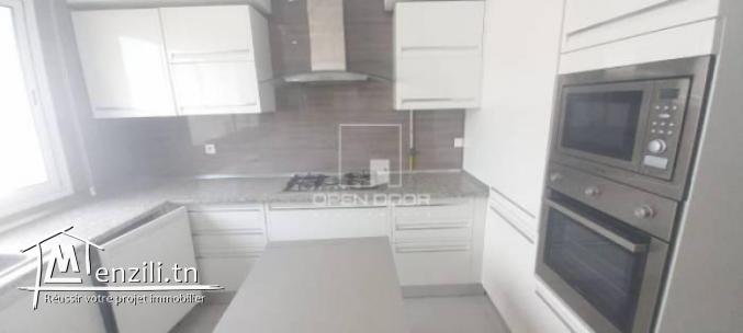 À louer  Magnifique Penthouse S3 avec piscine au Lac 2