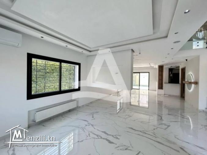 Location  villa avec piscine à la soukra