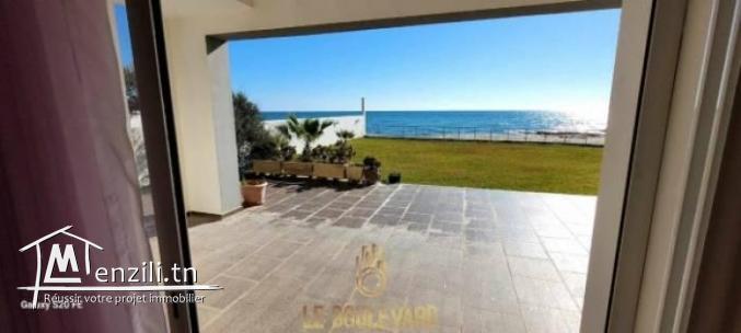 A vendre Villa 2S6 pied dans l'eau à Jinene dans l'eau  Nabeul