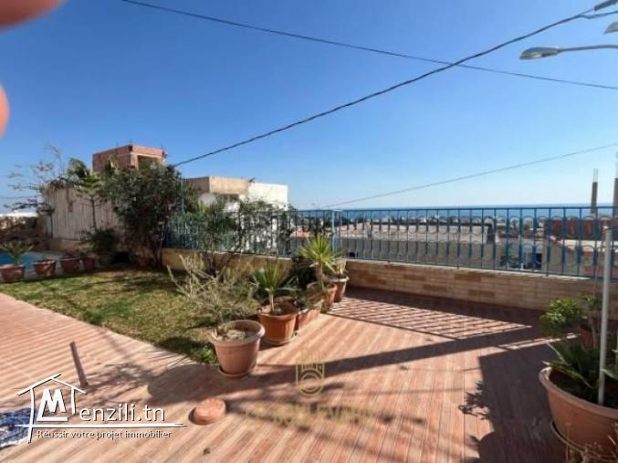 A vendre Villa S4 avec piscine vue sur mer à Hammamet