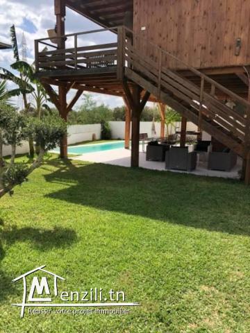 A vendre Maison en bois S4 avec piscine à Hammamet