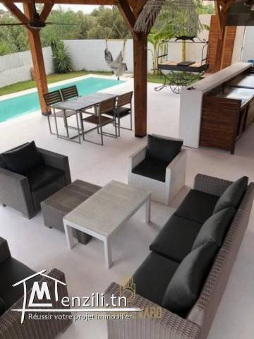 A vendre Maison en bois S4 avec piscine à Hammamet