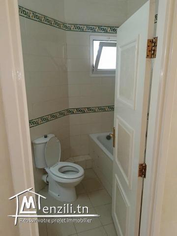 Opportunité à La Manouba : Charmant S+3 à vendre dans emplacement idéal