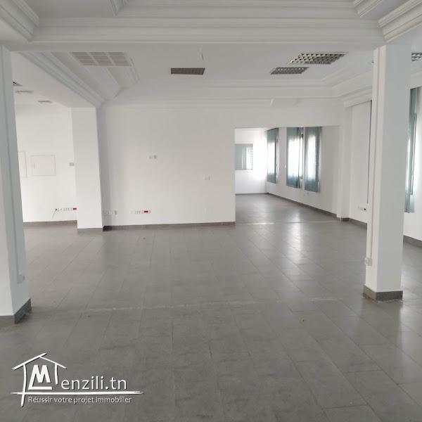 Super bureau 760 m² à Alain savary