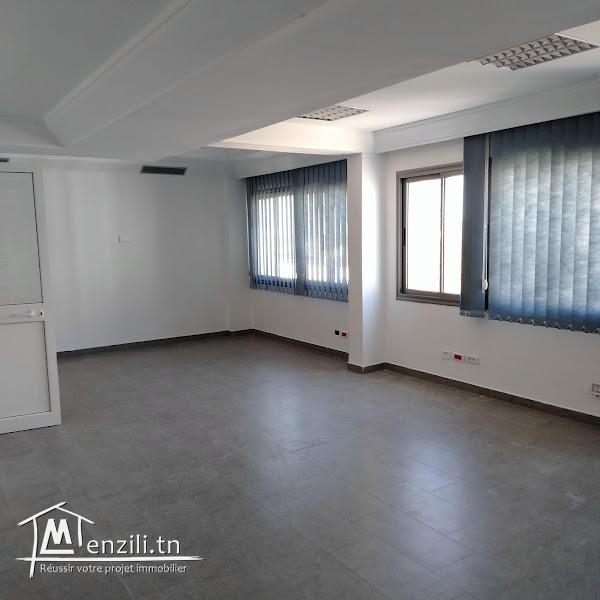 Super bureau 760 m² à Alain savary