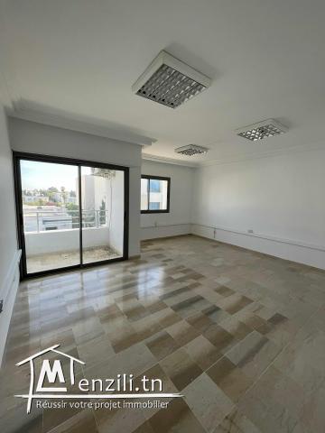 3 Etages bureautique a louer à Alain Savary