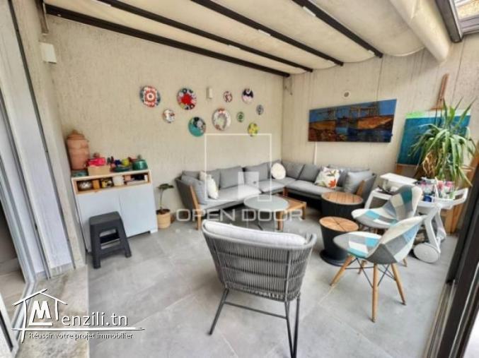 À louer  villa moderne avec piscine jardin et garage