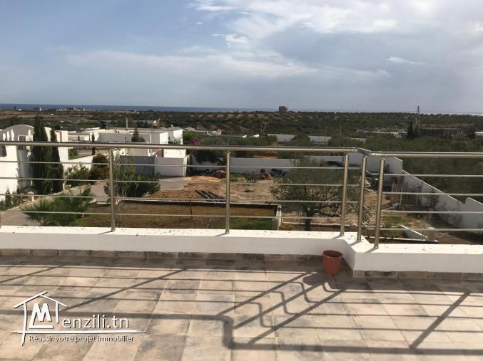 Villa avec vue sur la mer, à 5 minutes de la plage et du centre-ville Chott Mariem