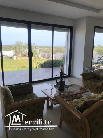 Villa avec vue sur la mer, à 5 minutes de la plage et du centre-ville Chott Mariem
