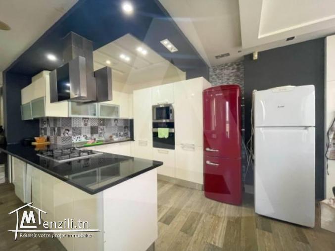 Location d'un Triplex avec jardin et terrasse à Gammarth